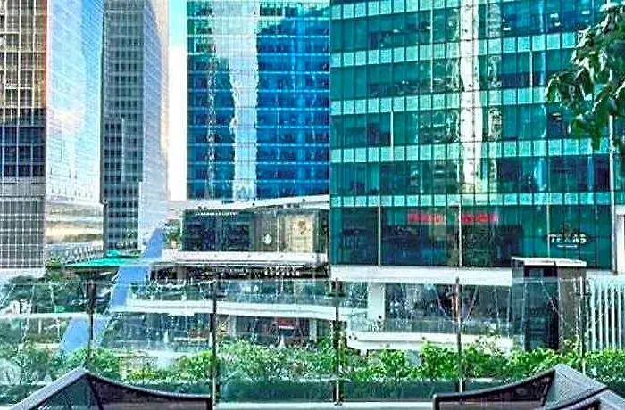 Hotel One Uptown 5*
