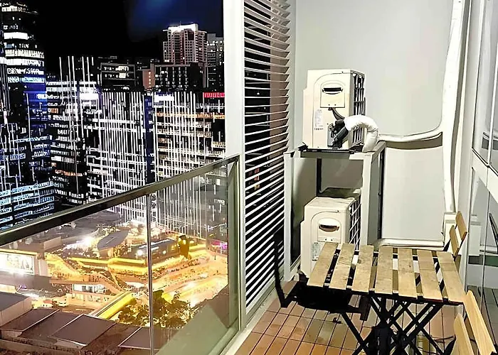 One Uptown 5* Manila