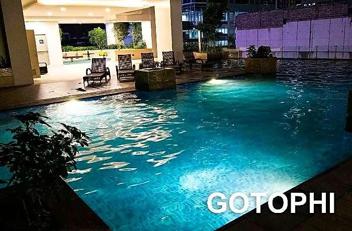 One Uptown 5* Manila