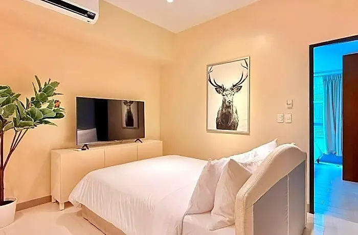One Uptown 5*