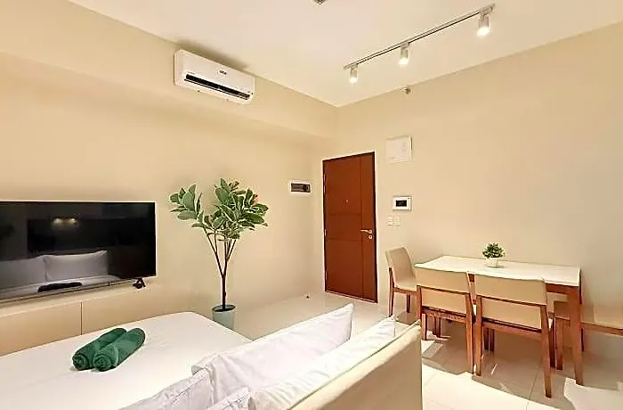 One Uptown 5* Manila